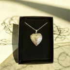 Kalp Desenli Fotoğraflı Kolye