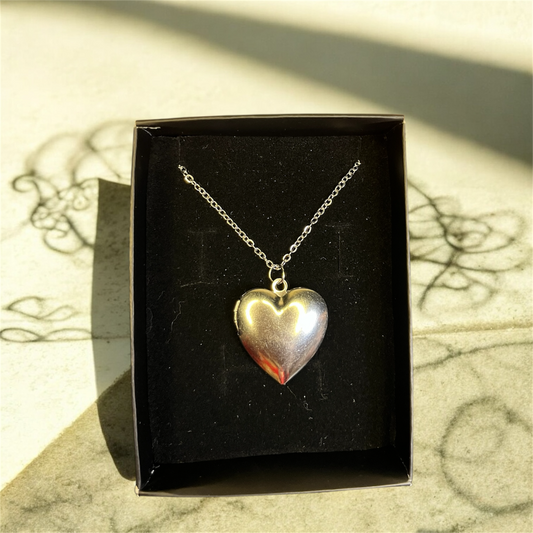 Kalp Desenli Fotoğraflı Kolye