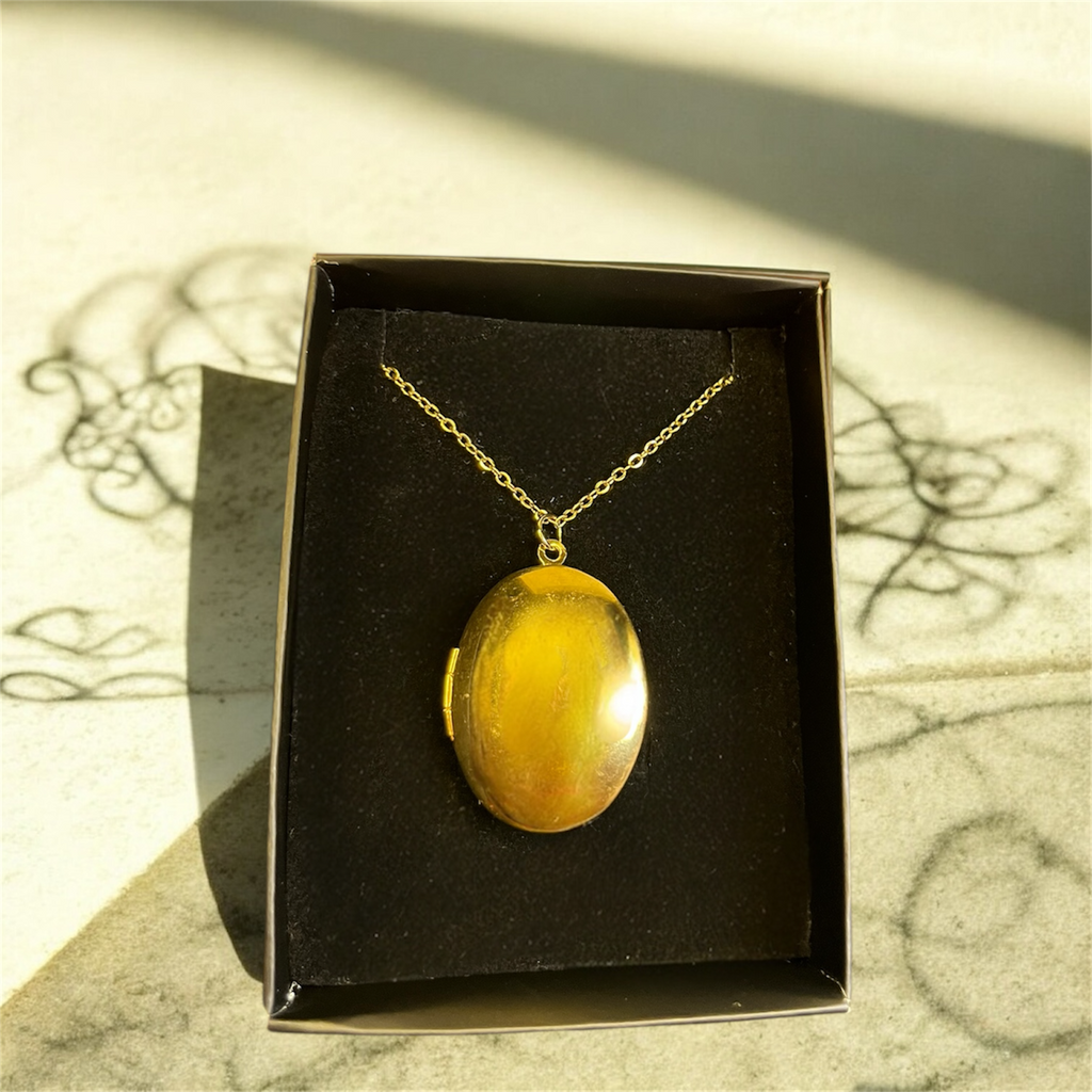 Oval Desenli Madalyon Kolye