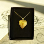 Kalp Desenli Fotoğraflı Kolye