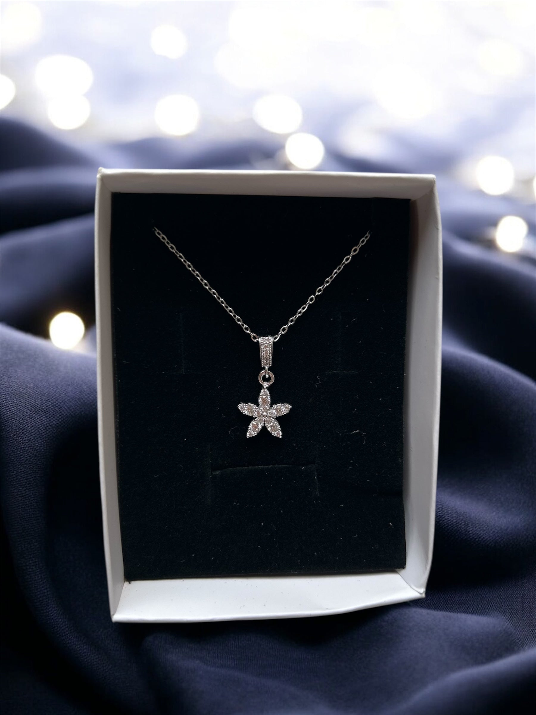 Lotus Çiçeği Kolye