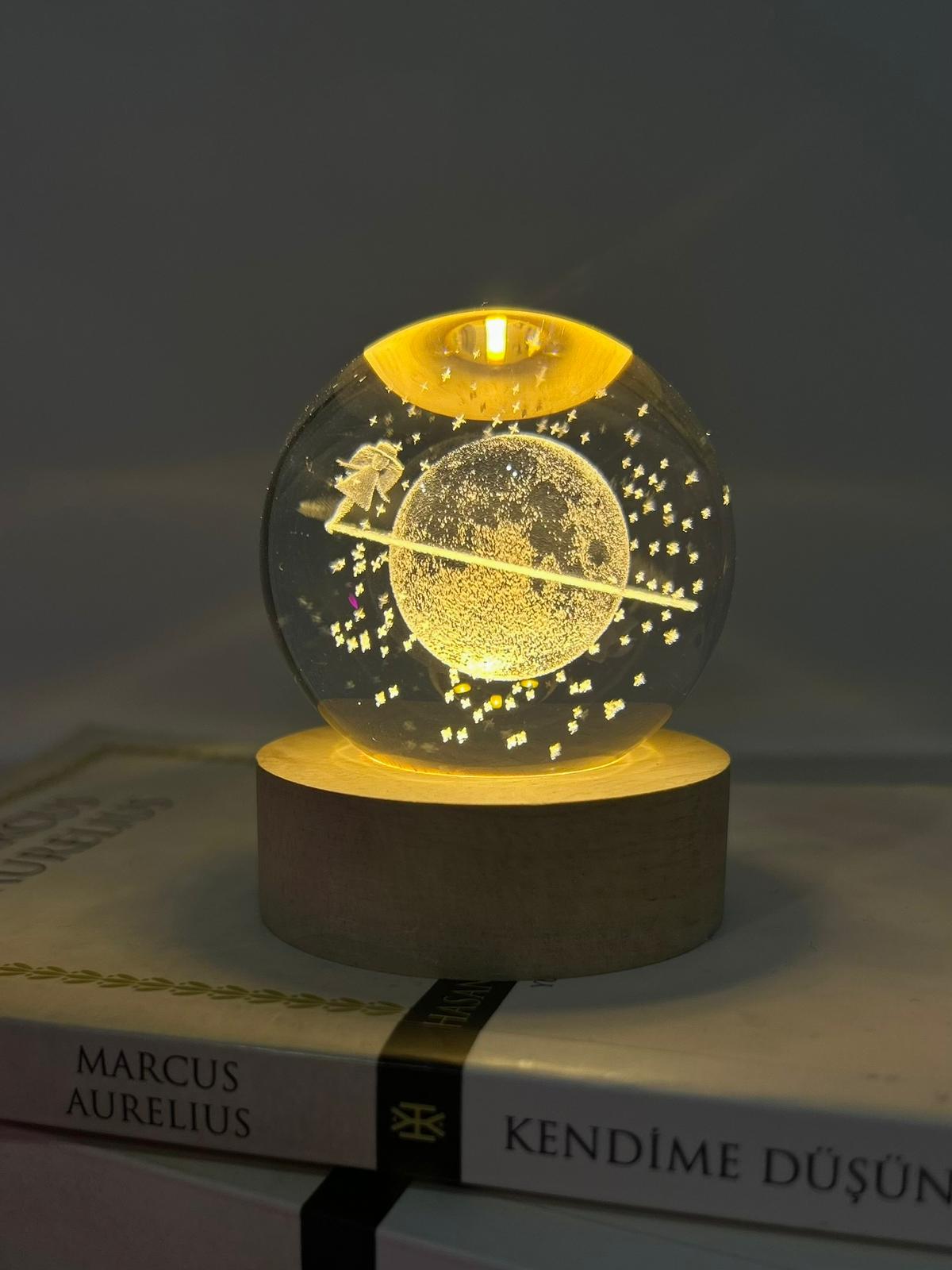 Satürn Kız Işıklı Cam Küre